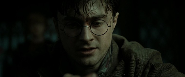 Гарри Поттер плачет
