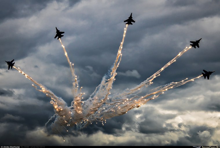 «Русские Витязи» - пилотажная группа ВВС России