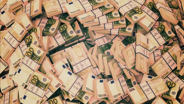 Много денег