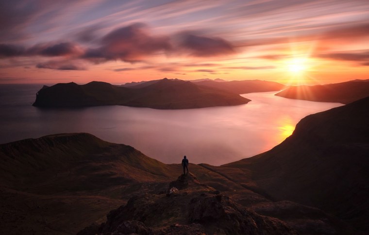 Закат над обрывом