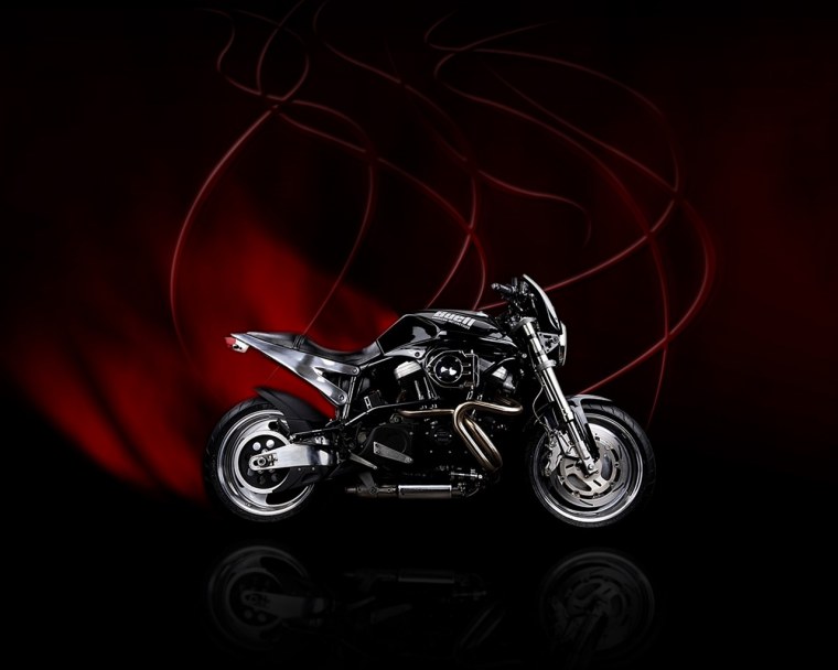 Мотоцикл на темном фоне