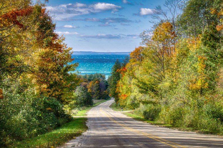 Красивое осеннее море