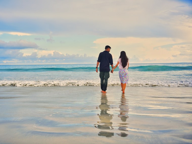 Прогулка по берегу моря