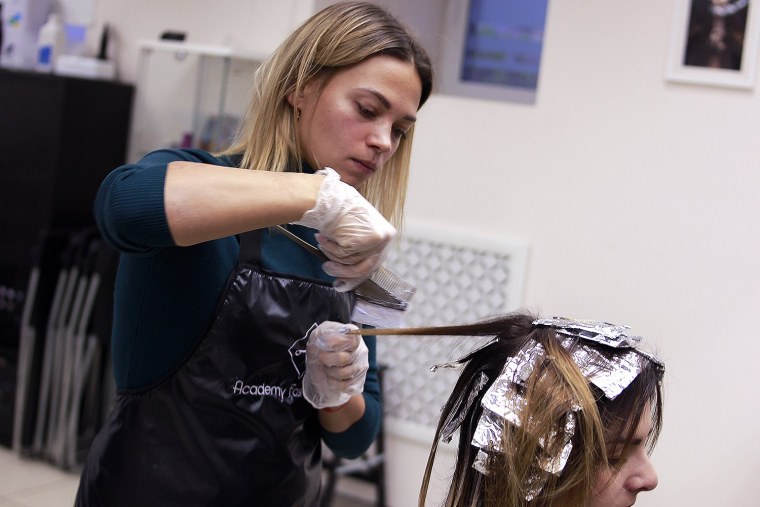 Парикмахер окрашивание