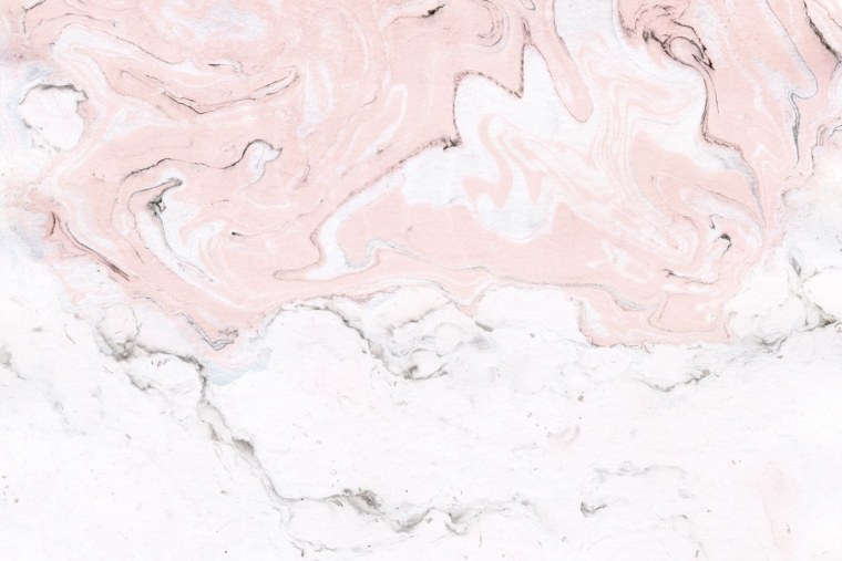 Белый мрамор с золотыми прожилками