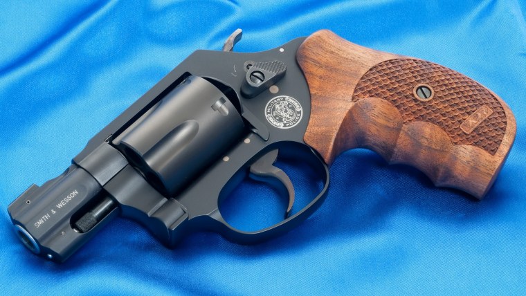 Револьвер Смит-Вессон