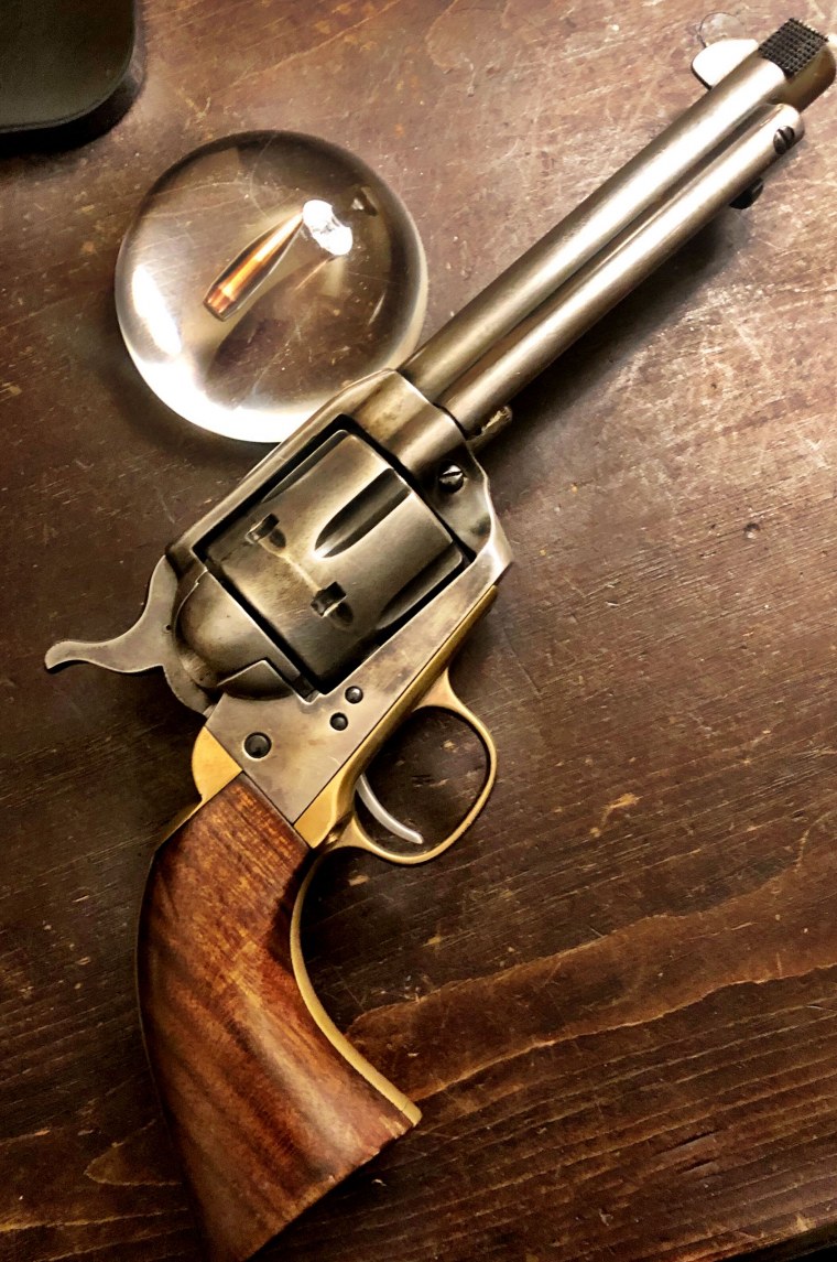 Пистолеты и револьверы