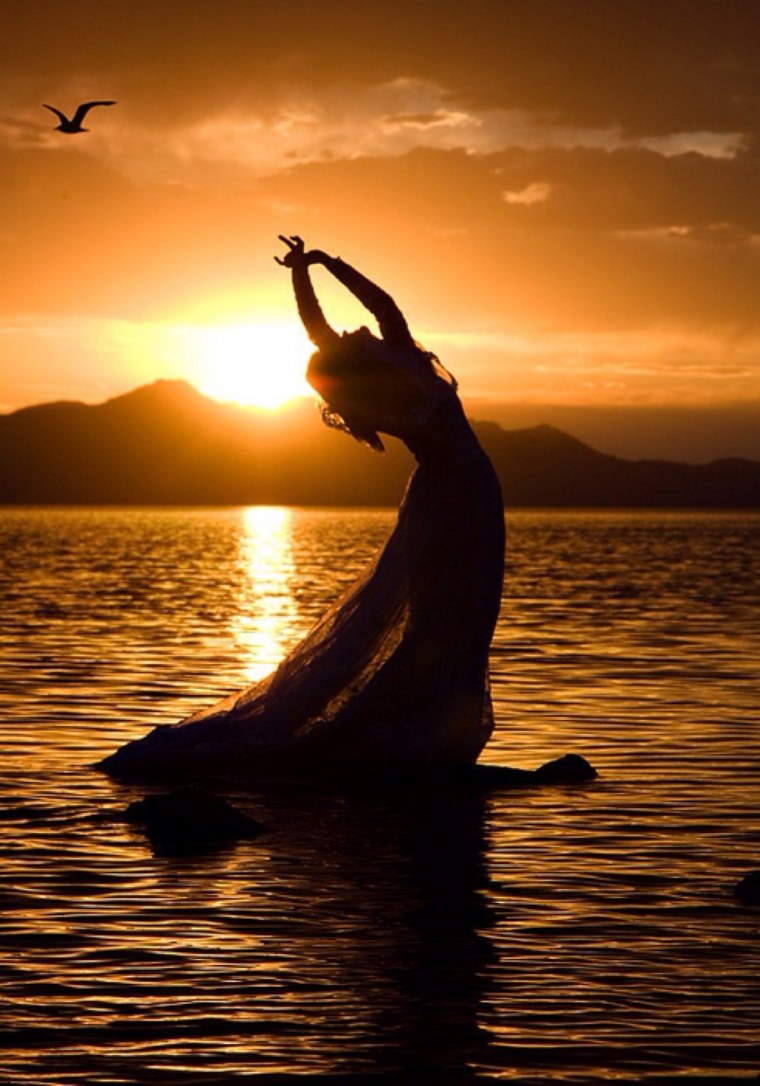 Аватар девушка осень