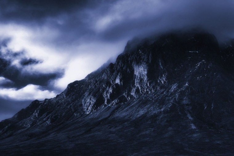 Темные горы