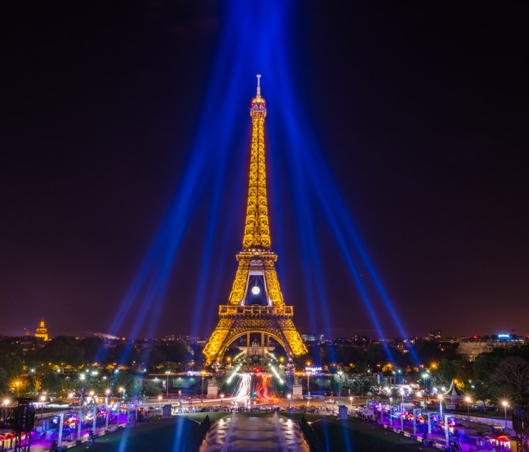 Франция Эйфелева башня ночью