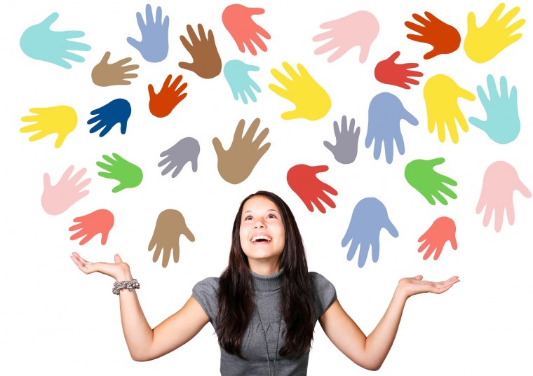 Руки много рук