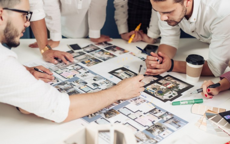 Девушка дизайнер