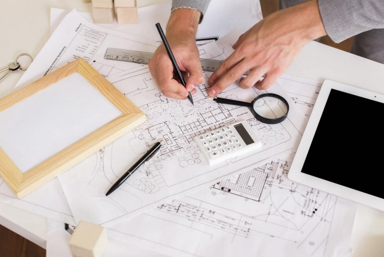 Мужчина Архитектор