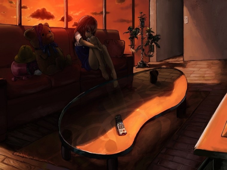 Сидит в комнате арт