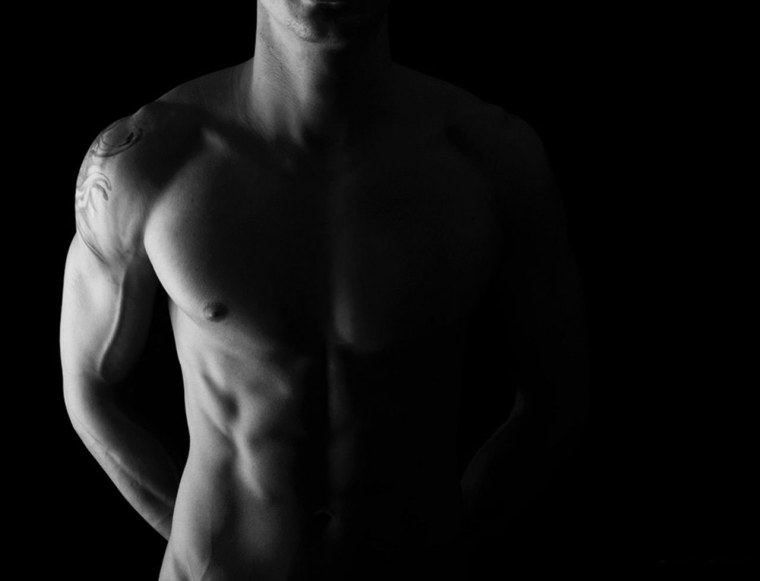 Красивый мужской торс