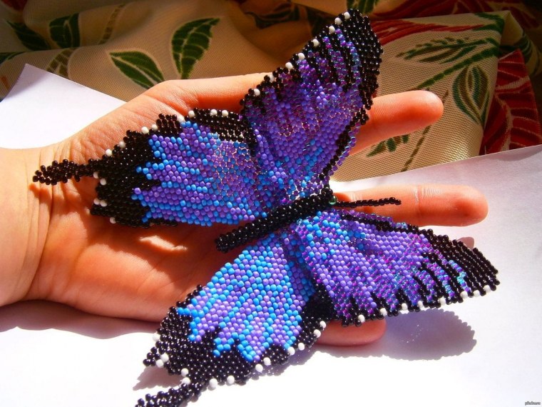 Бабочка из бисера