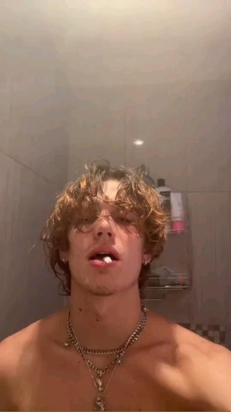 Винни хакер курит