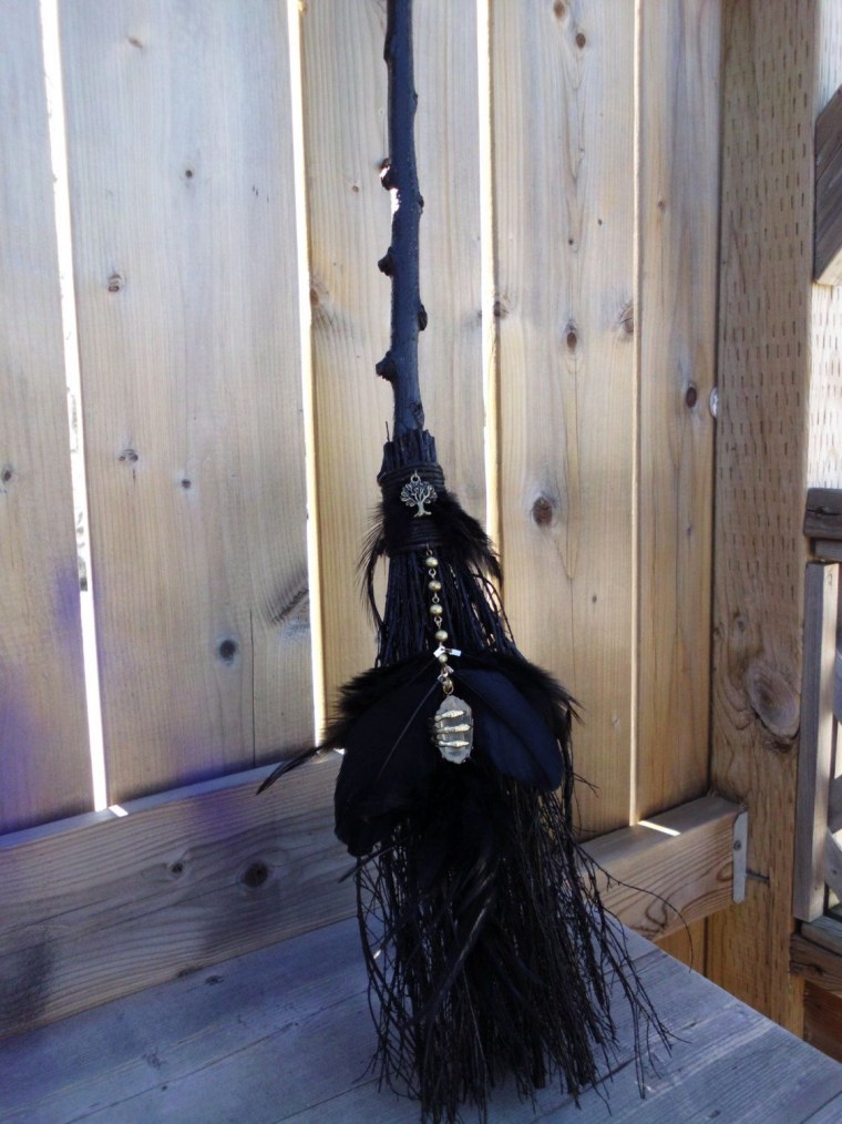 Метла ведьмы