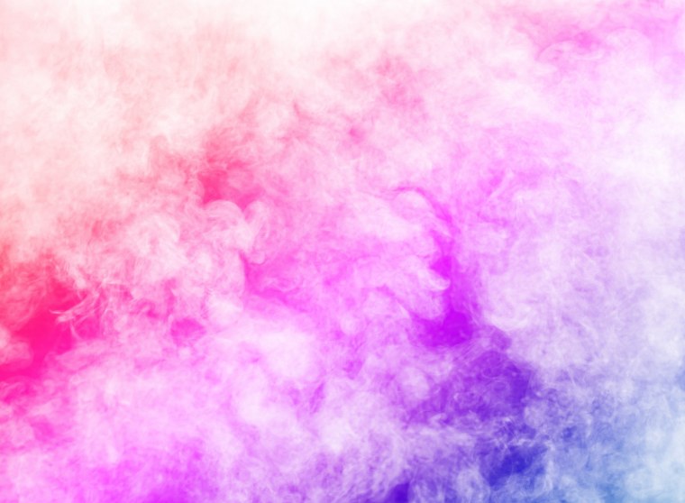 Розовый дым на белом фоне