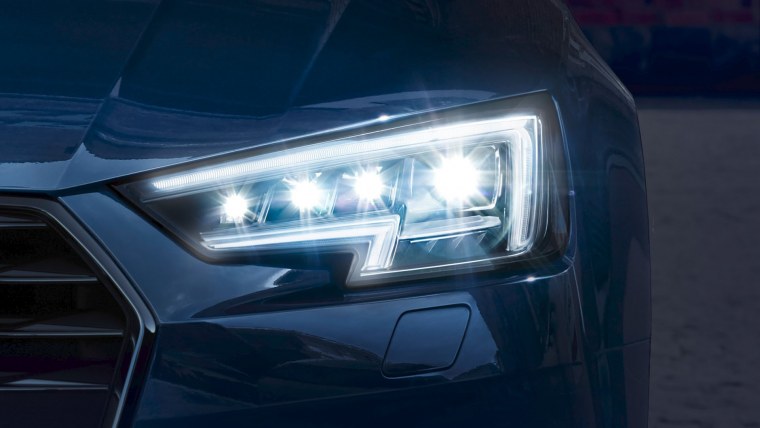 Фары Audi a4 Matrix led ночью