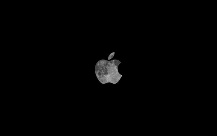Apple на черном фоне