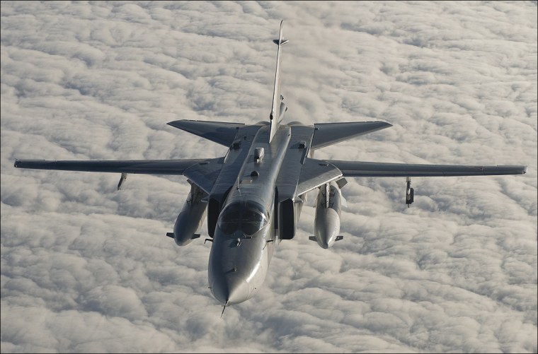 Су-24 бомбардировщик