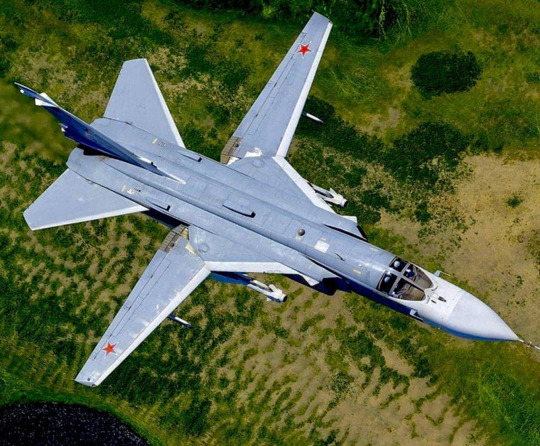 Самолет Су-24м