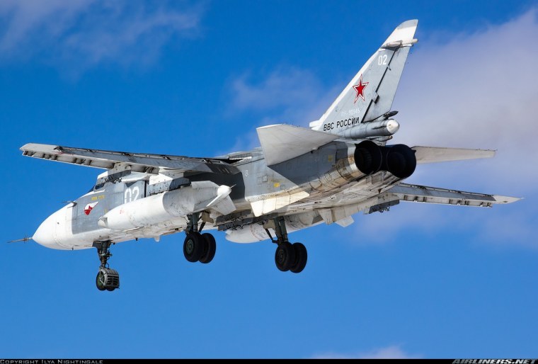 Су-24 бомбардировщик