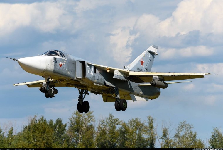 Самолет Су-24м