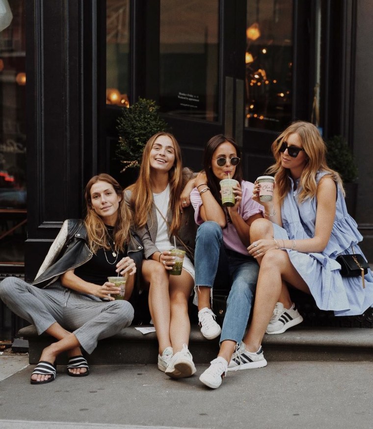 Модные подруги