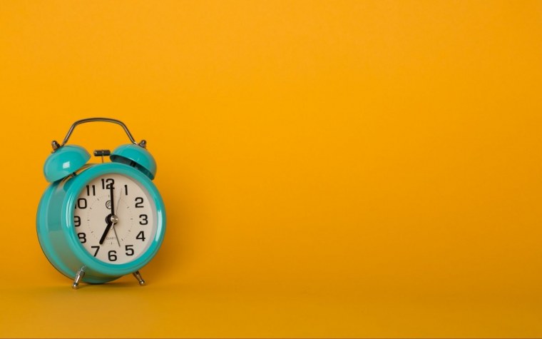 Обои с часами