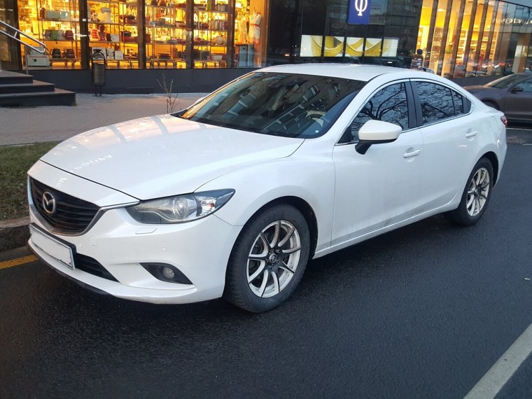 Мазда 6 седан белая