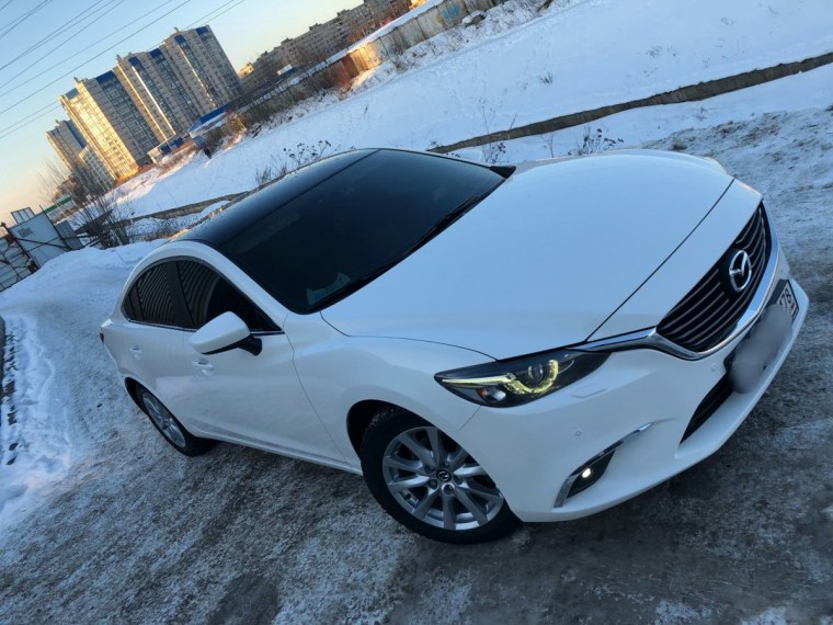 Мазда 6 с черной крышей