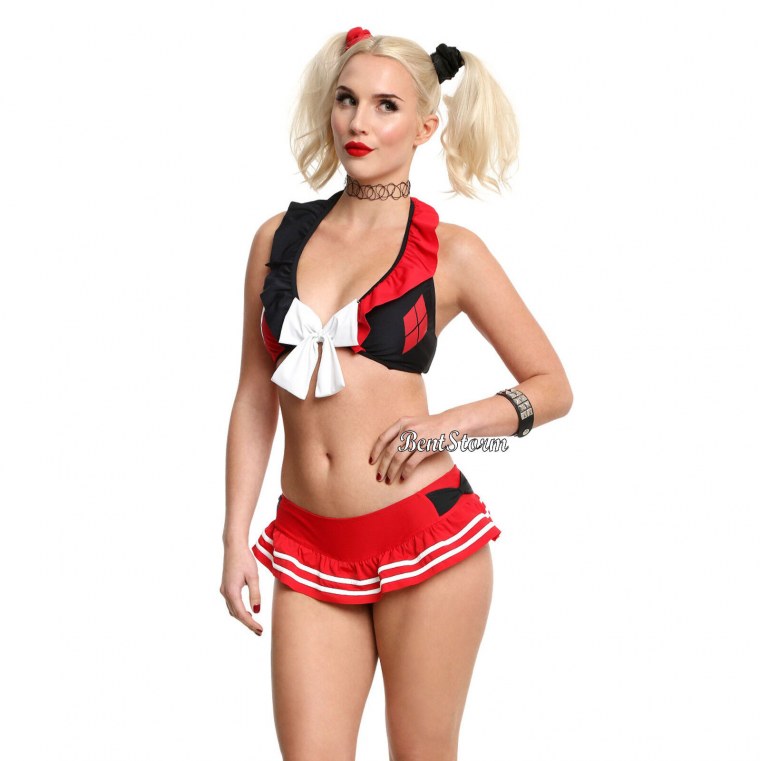 Harley Quinn в купальнике
