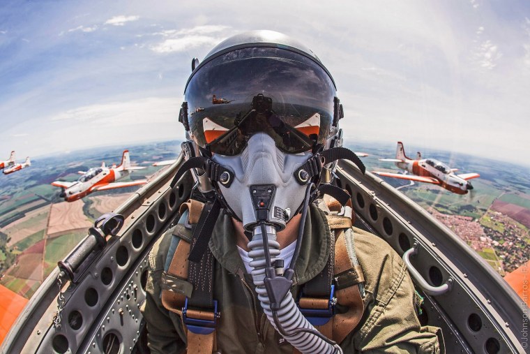 Летчик истребитель