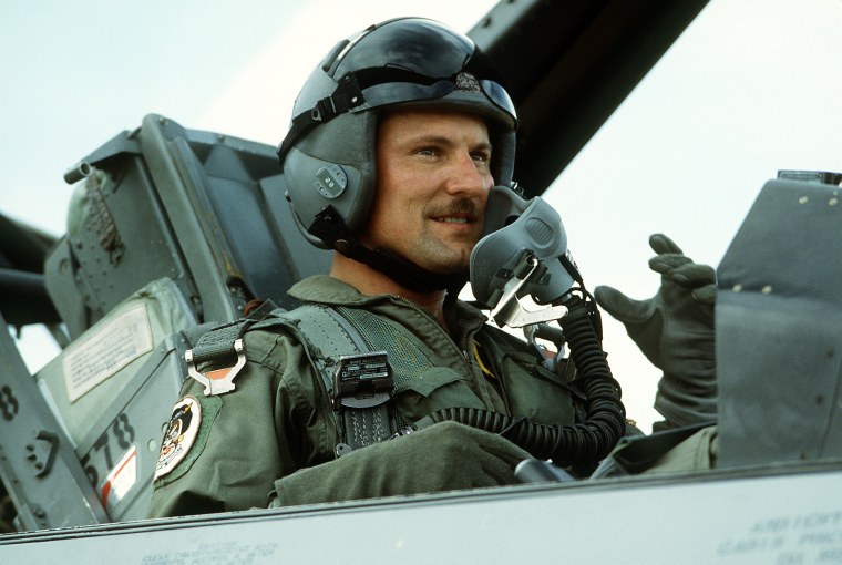 Пилот военной авиации