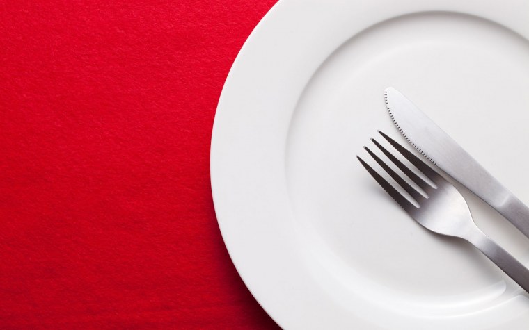 Тарелка с вилкой