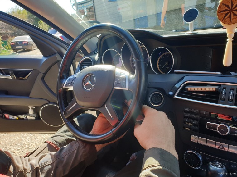 Мерседес салон руль