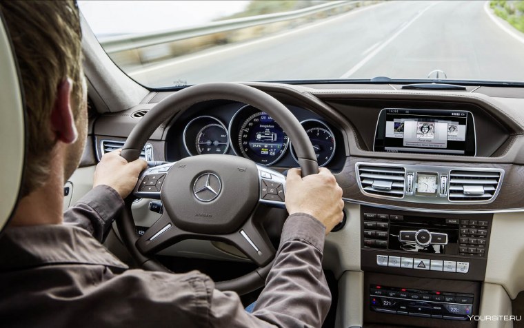 Mercedes e200 за рулём