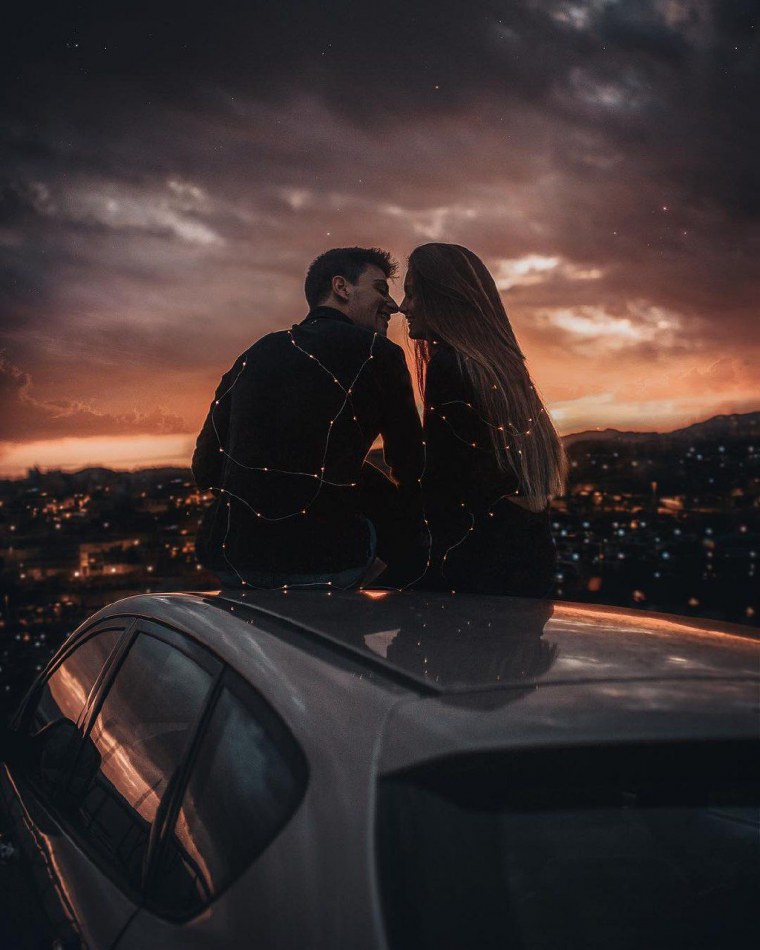 Влюбленные в машине