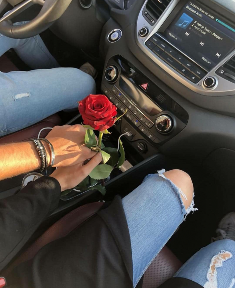 Свидание в машине