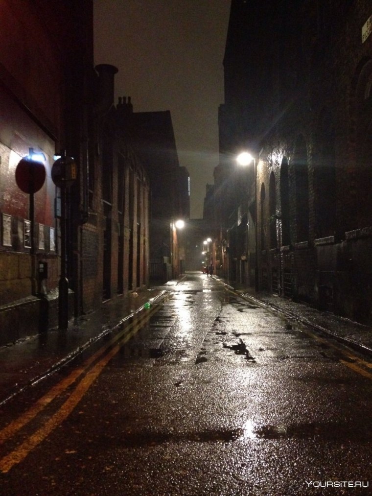 Темная улица