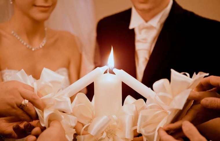 Зажжение семейного очага на свадьбе