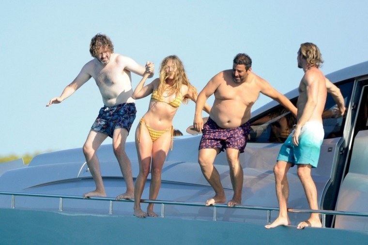 Том Акерли 2022