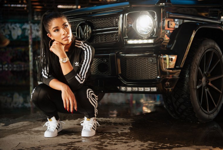 Гелендваген и девушка