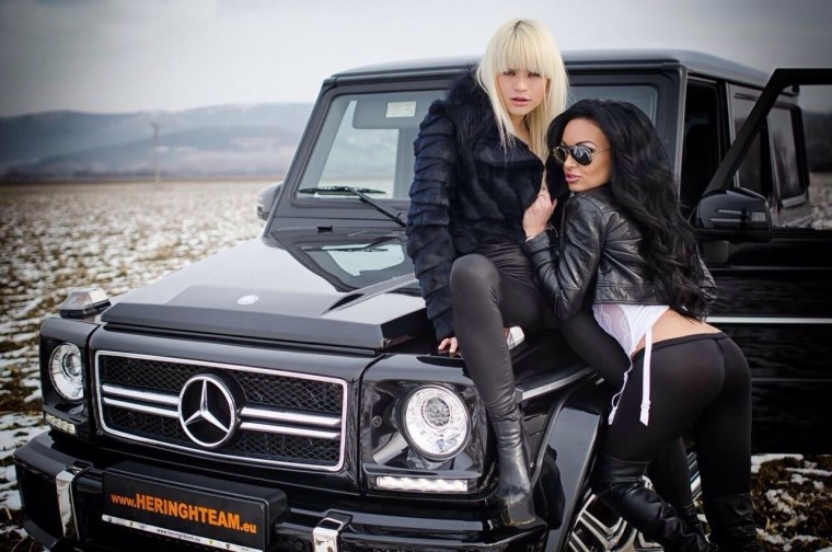 Мерседес Гелендваген АМГ И девушки