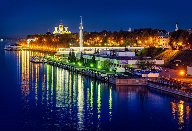 Успенский собор на стрелке Ярославль