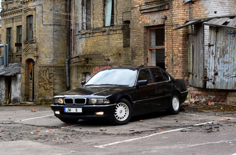BMW e38 бандиты
