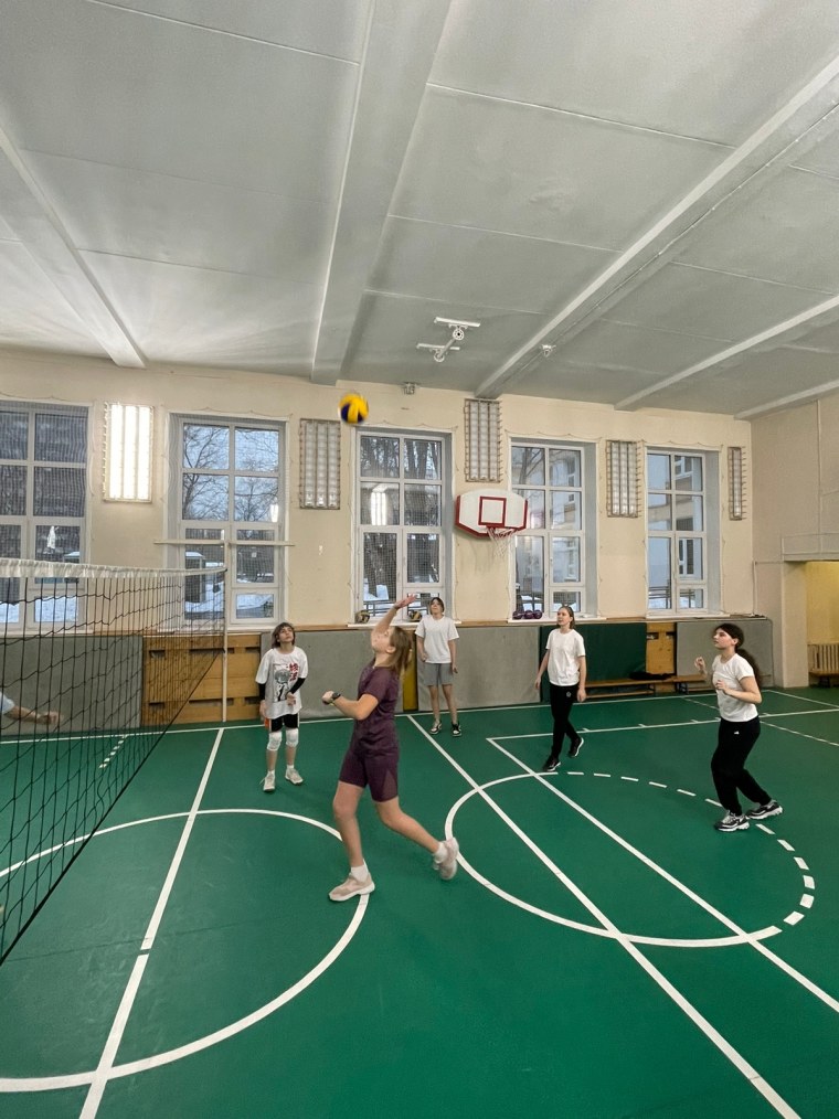 Секция по волейболу