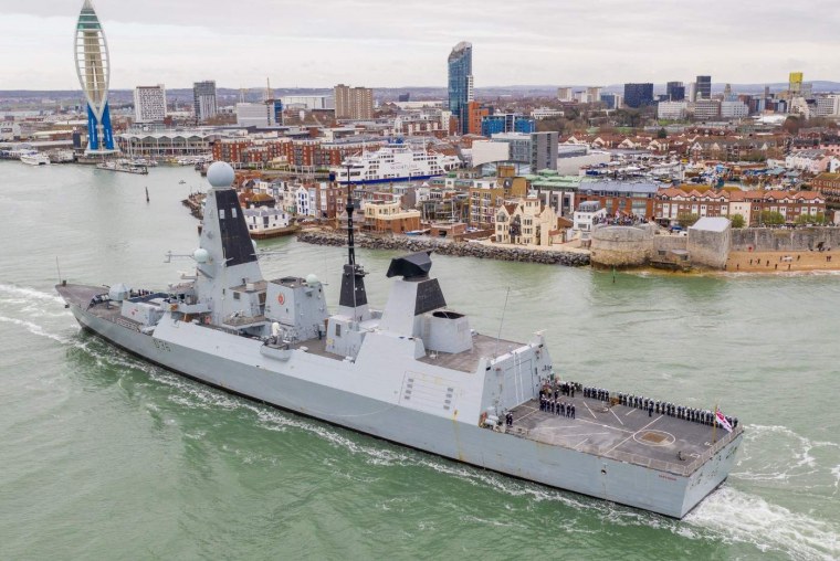 Эсминец HMS Defender ВМС Великобритании